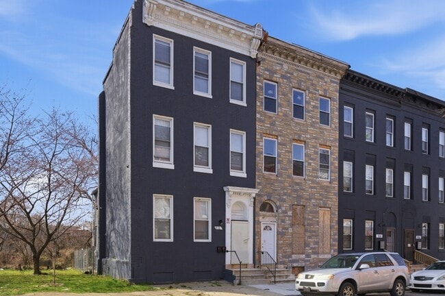 Building Photo - 910 N Arlington Ave