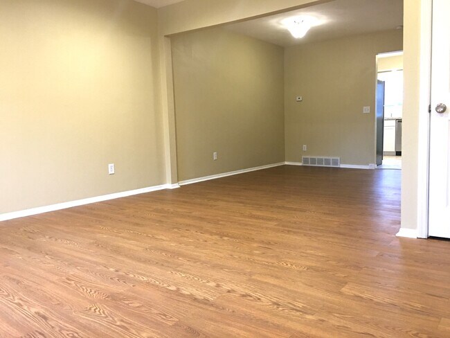 Foto del edificio - 2339 Rockspring Rd