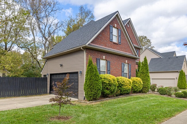 Building Photo - 2505 Eastway Dr