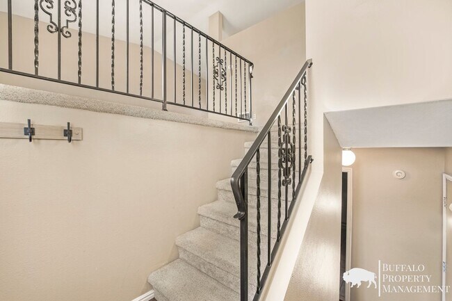 Foto del edificio - Spacious 6-Bedroom Home with Garden Oasis in Idaho Falls