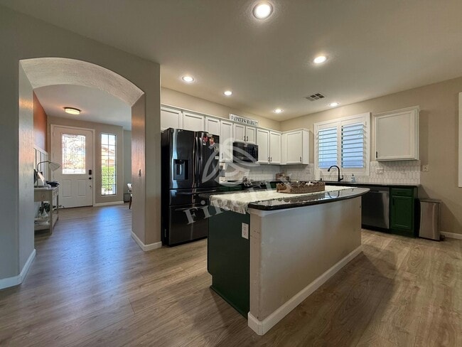 Building Photo - 9047 W Yukon Dr