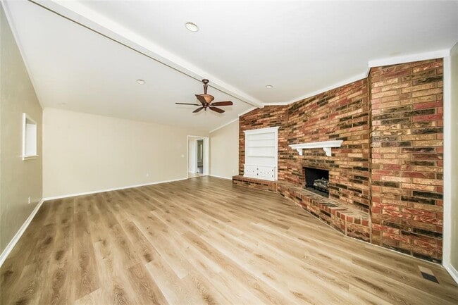 Foto del edificio - 9725 Pheasant Ln