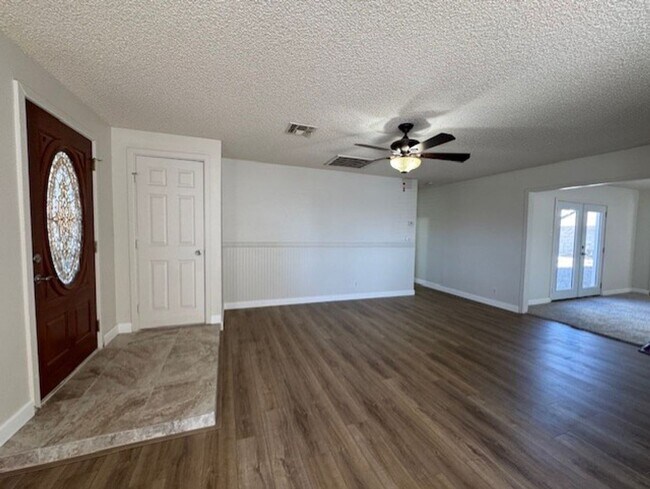 Foto del edificio - 4BR plus Bonus Room, 4 BA incls  Fully Furnished Casita, Garage, Colorado River!!