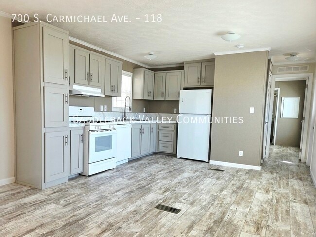 Building Photo - 700 S Carmichael Ave