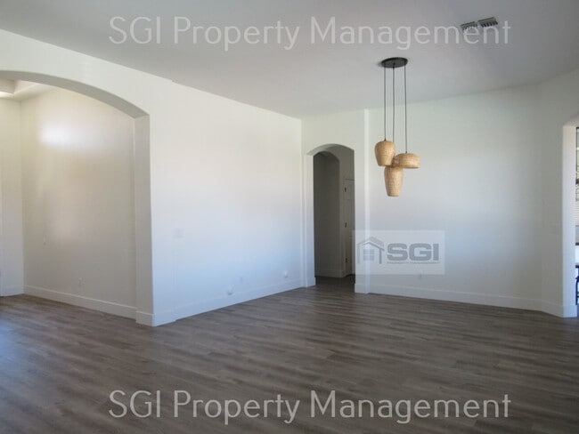 Building Photo - 6660 S Nash Way