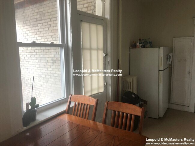 Foto del edificio - 170 Kelton St