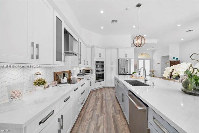 Foto del edificio - 5 br, 3 bath House - 3059 Lakewood Dr