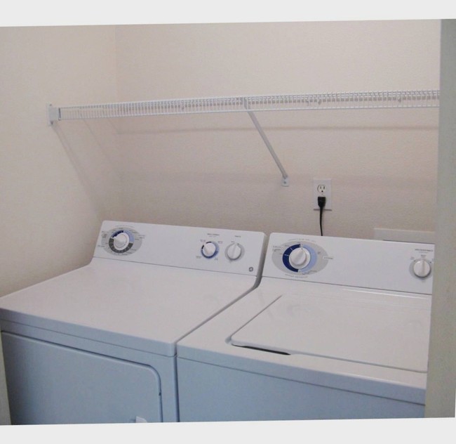 Washer and dryers included - Cascadia Village