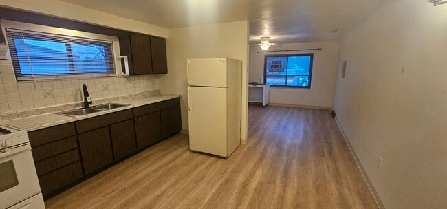 Building Photo - 2774 S Park Rd