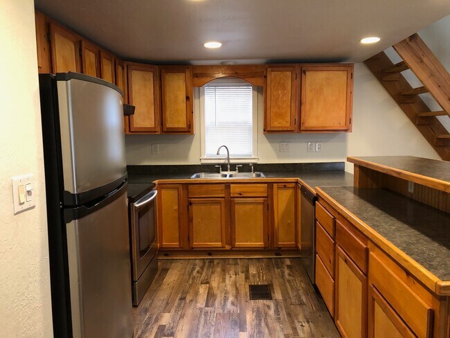 Building Photo - 105 Lazy Ike Ln