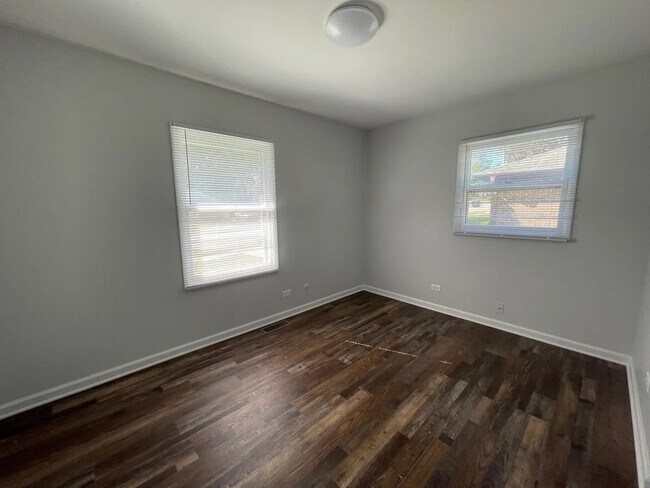 Foto del edificio - 70 Walnut Ct