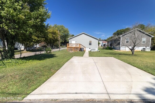 Foto del edificio - 524 Midlake Dr NE