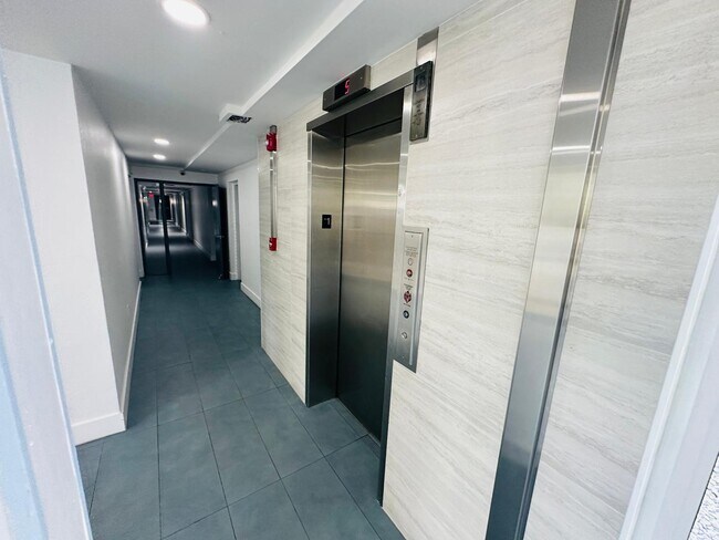 Foto del edificio - 1080 94th St