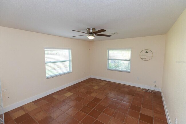 Foto del edificio - 1338 Bradford Rd