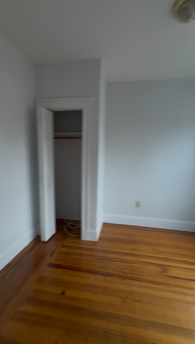 Building Photo - 27 Greenock St