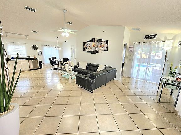 Foto del edificio - 200 Ridgemont Ct