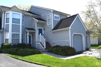 Building Photo - 49 Poplar Pl