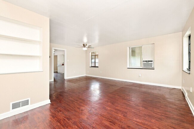 Foto del edificio - 960 Sherwood Dr