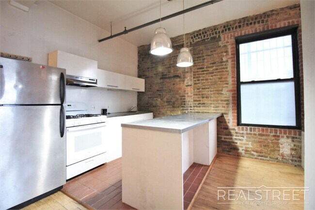 Foto del edificio - 2 BED LOFT in Williamsburg with Views!