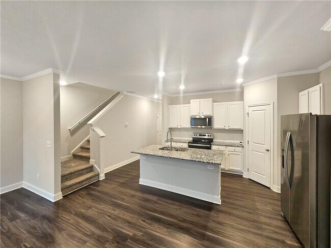 Building Photo - 2099 Pinnacle Walk