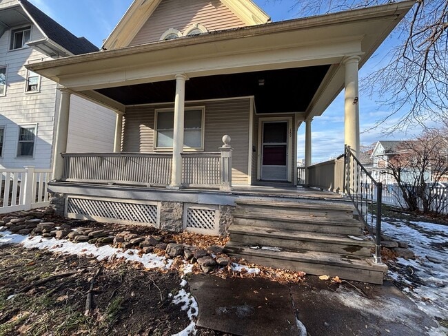 Building Photo - 189 Meigs St