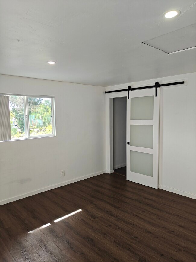 Foto del edificio - 9080 Terrace Dr