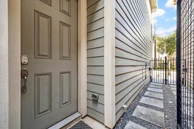 Foto del edificio - 5118 Larkin St