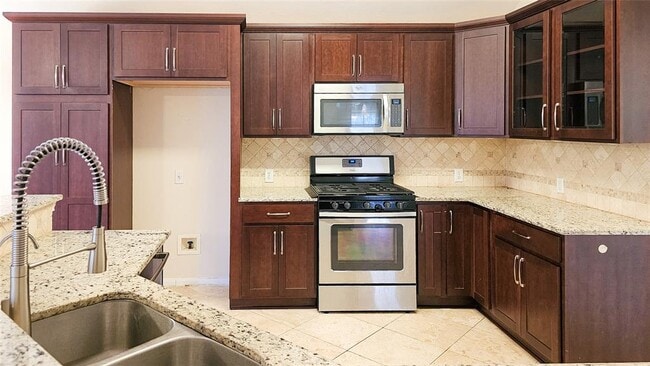 Building Photo - 13506 Lamplight Village Ave