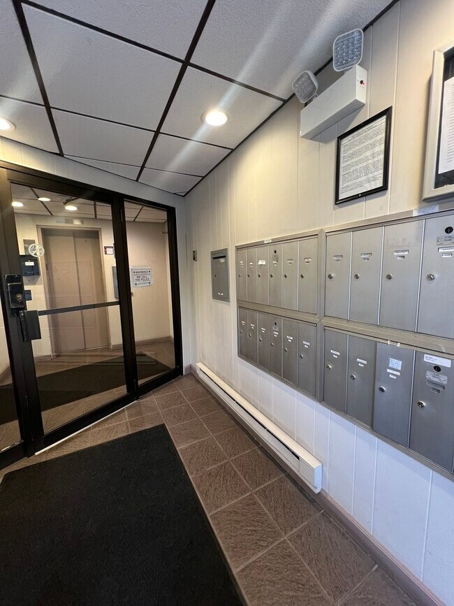 Foto del edificio - 2320 N Nordica Ave