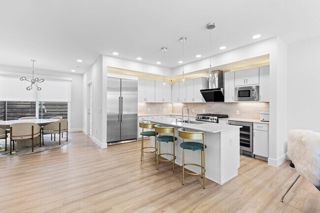 Foto del edificio - Exclusive Townhome in The Vue at Celebration Pointe