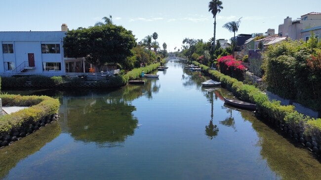 Venice Canal - 2010 Pacific Ave