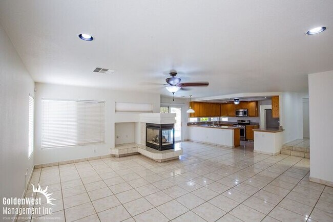 Foto del edificio - Modern & Inviting 4Bdm 2.5Ba Home with Private Pool