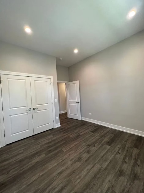 Building Photo - 4851 N Claremont Ave