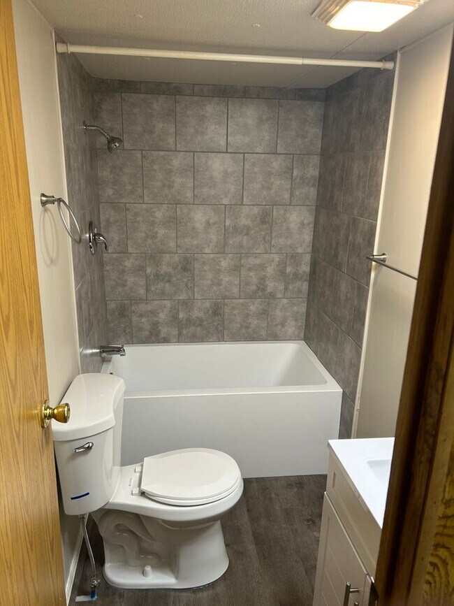 Foto del edificio - 2 Bedroom 1 Bath Single-level home