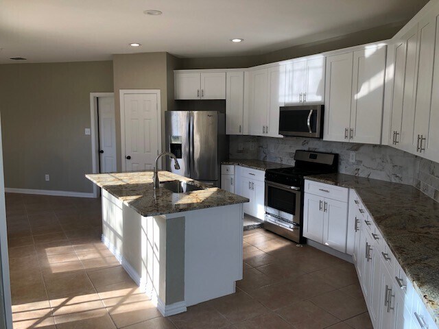 Building Photo - MOVE IN READY - 4 bedroom 3 bath - PLANO TX