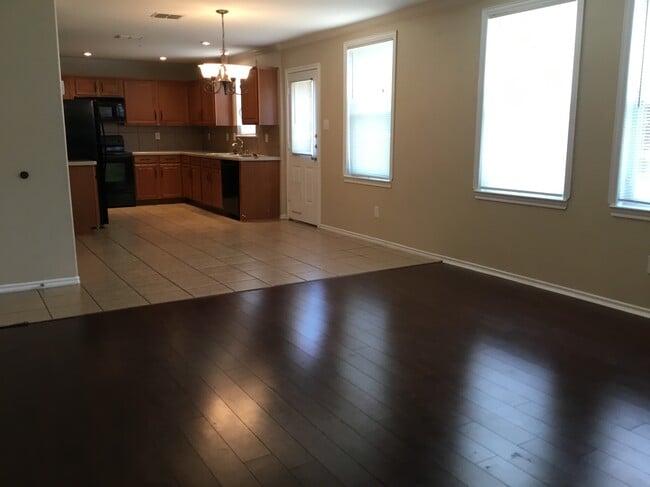 Foto del edificio - 13149 Cowper Dr