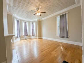 Building Photo - 32 Conklin St