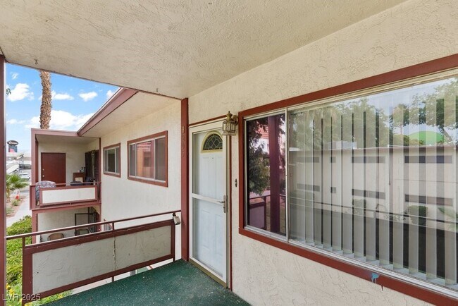 Building Photo - 350 E Desert Inn Rd