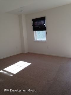 Building Photo - 300 Kentwell Dr