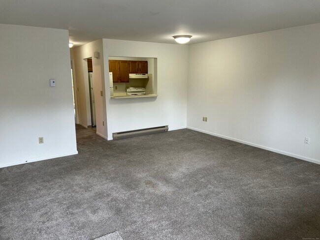 Foto del edificio - 28 Rose Ln