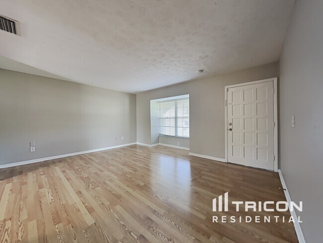 Building Photo - 1003 Meadow Ln