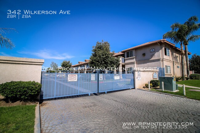 Building Photo - 2 bedroom 2 bath apartment in Perris