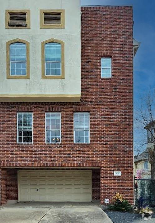 Building Photo - 921 Birdsall St