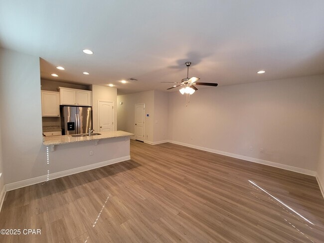 Building Photo - 1874 Pointe Dr