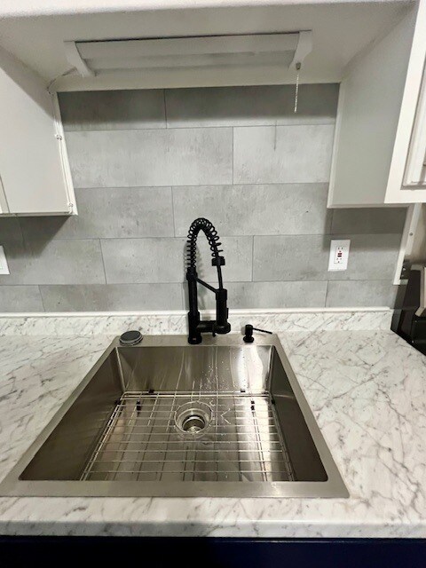 Foto del edificio - 83 Arnold Ave