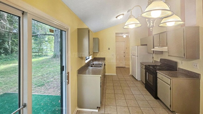 Building Photo - 2416 Newgate Dr