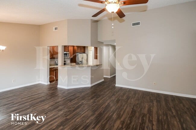 Foto del edificio - 1591 Twin Oak Dr W