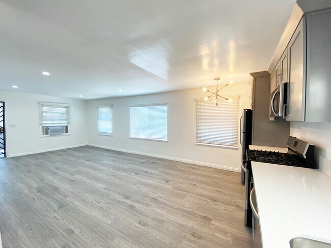 Foto del edificio - 3420 S Centinela Ave