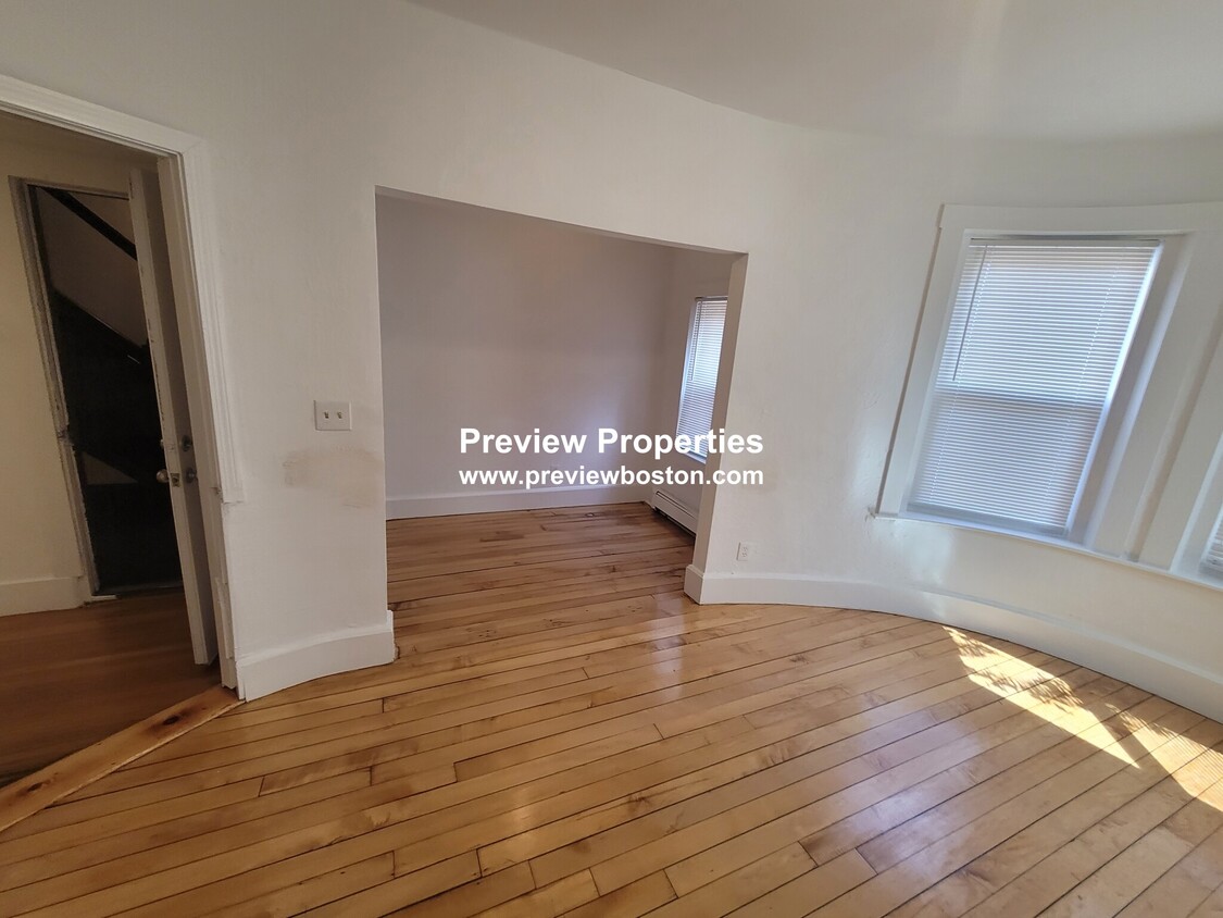 Building Photo - 270 Bowdoin St