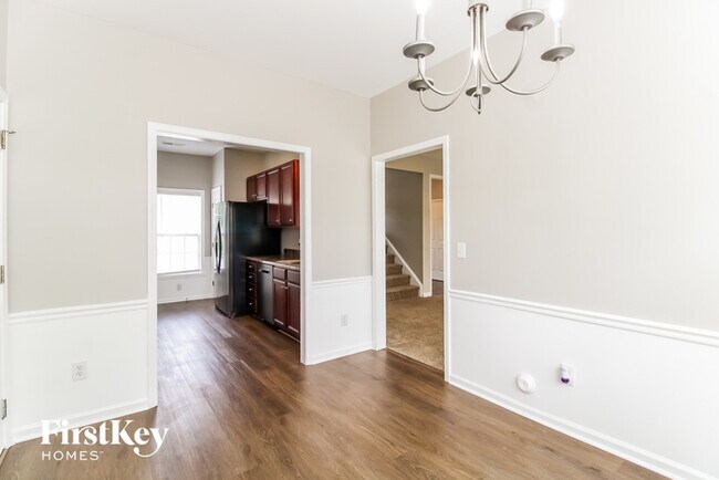 Building Photo - 5110 Thurston Ct